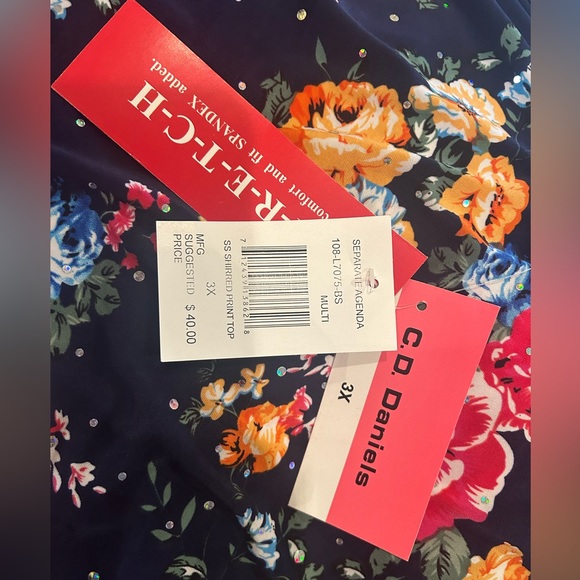 C. D. Daniels Floral embellished short sleeve blouse, 3x - Picture 6 of 6